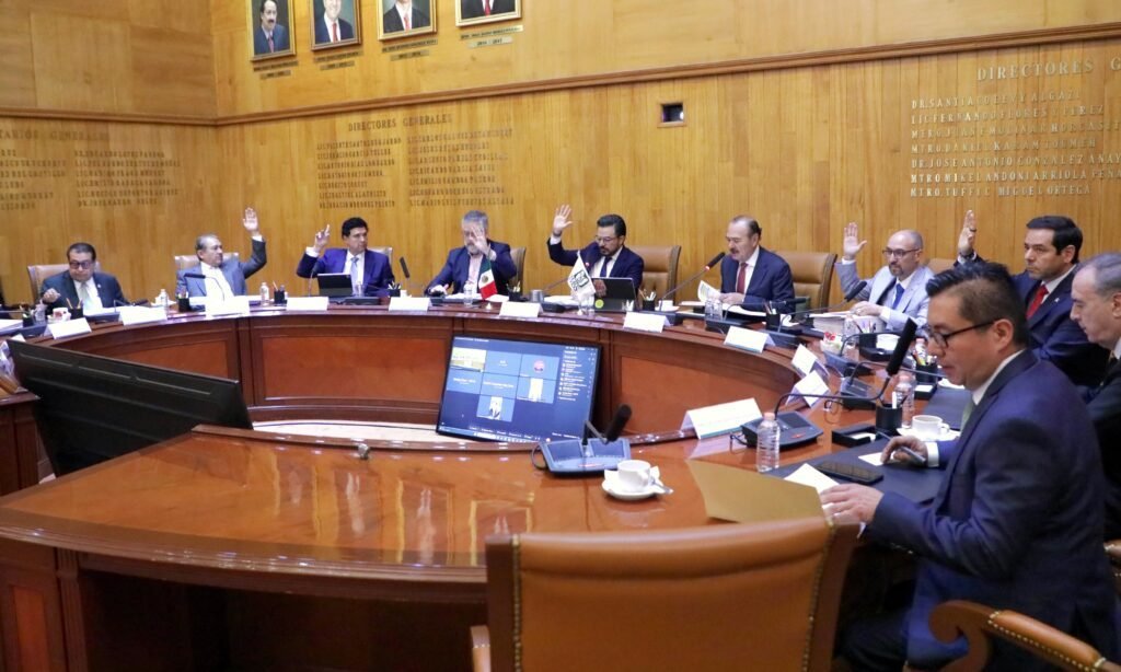 Votación para autorización de implantes cocleares para derechohabientes con discapacidad