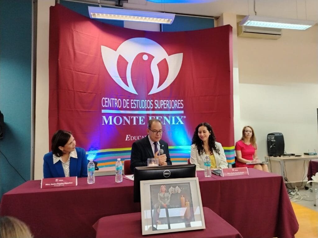 Conferencia de prensa del Centro de Estudios Superiores Monte Fénix celebra su 30 aniversario