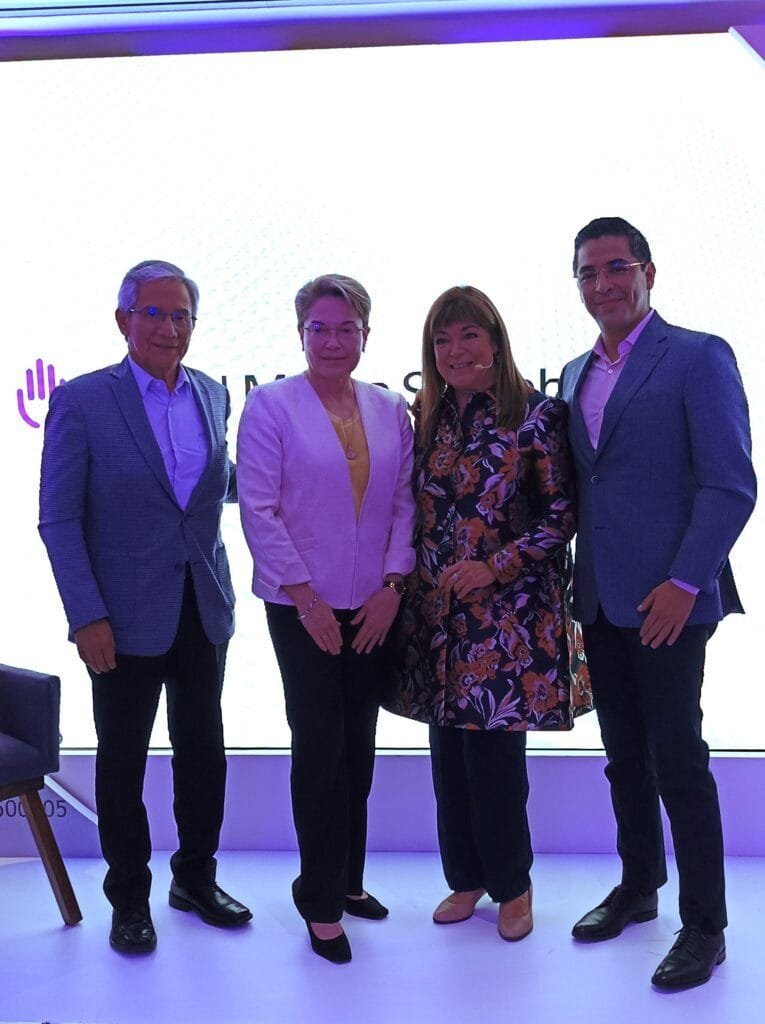 Informan de avances en psoriasis. Voceros: Hiram Reyes, Lorena Estrada, Janett Arceo y Carlos Pérez Beltrán