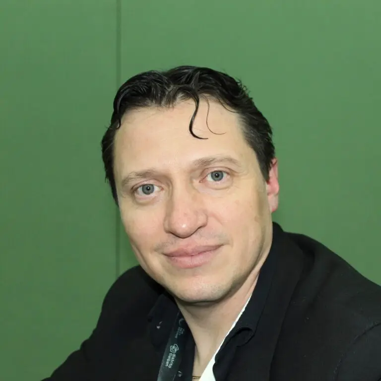 Jonathan Magaña Aguirre. Es líder nacional del proyecto insignia "Envejecimiento y Longevidad Saludable"